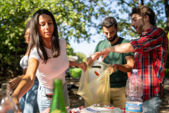 Abfall nach dem Grillen entsorgen